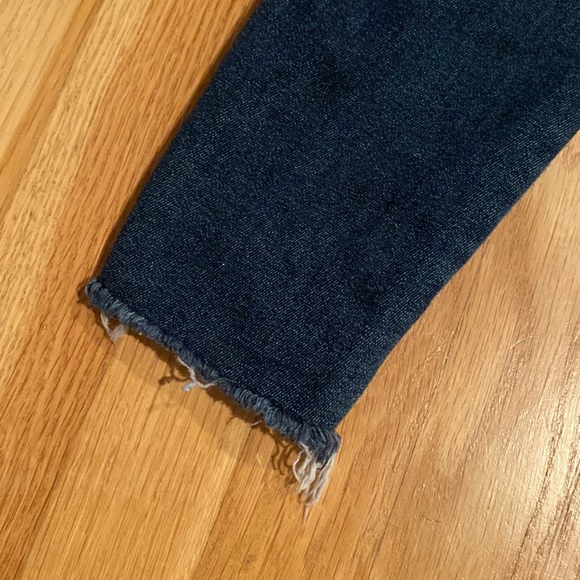 Good American Good Waist Jeans Frayed Hem Dark Wash New and never worn/ no tags - Picture 5 of 5
